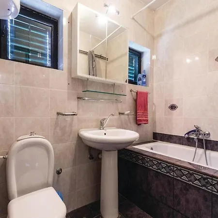 House With A Parking Space Bacina, Neretva Delta - Usce Neretve - 15971 * Ploce (Dubrovnik-Neretva)